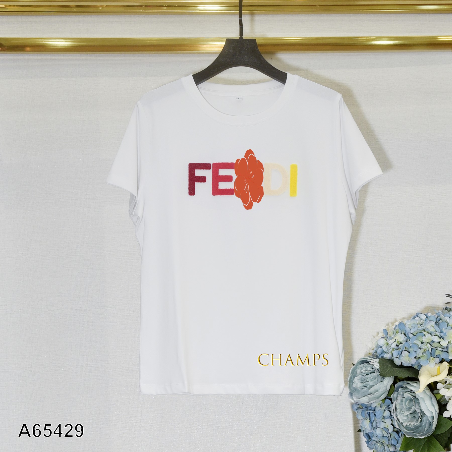 ÁO THUN TRẮNG FENDI 65429