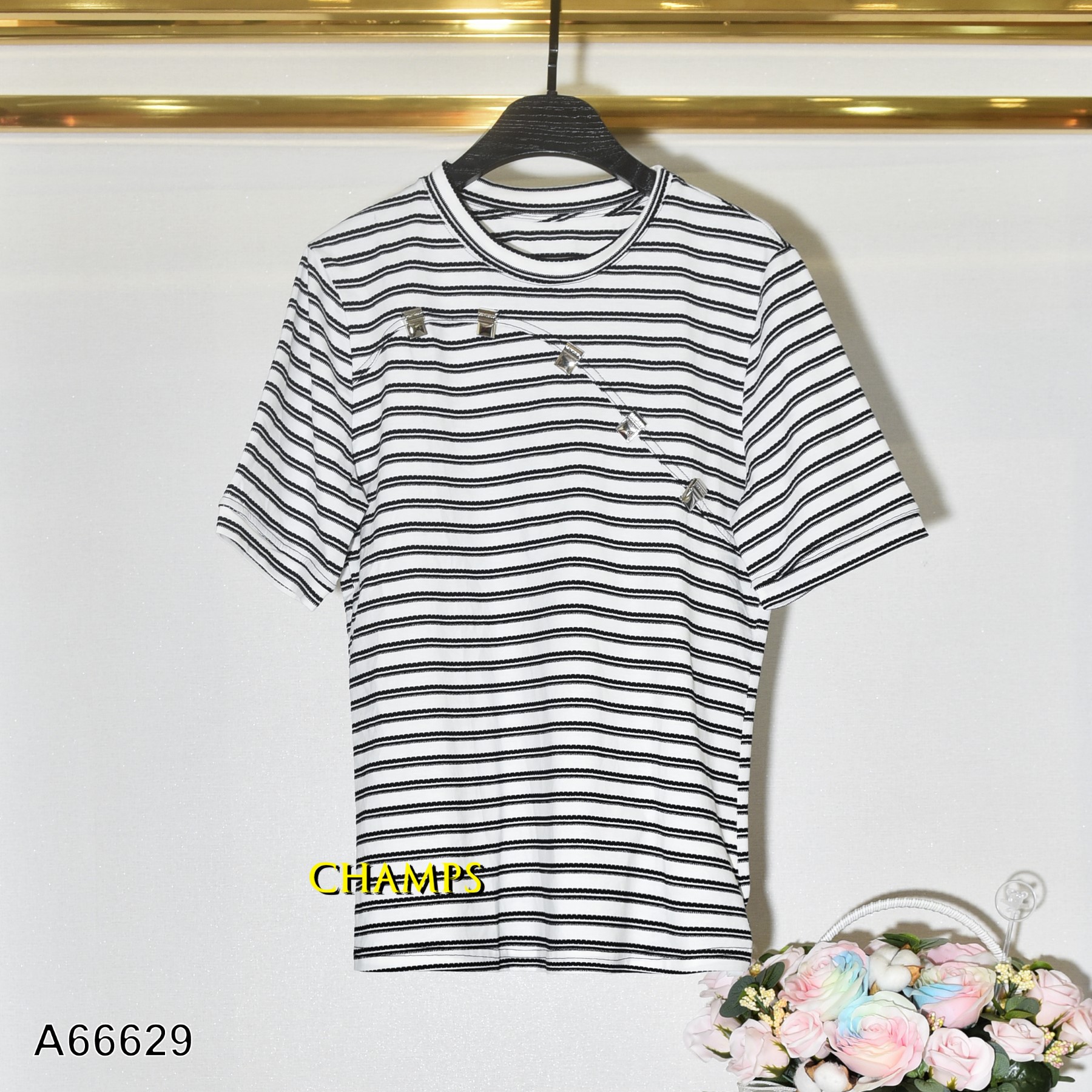 ÁO THUN TRẮNG KẺ ĐEN NÚT 66629