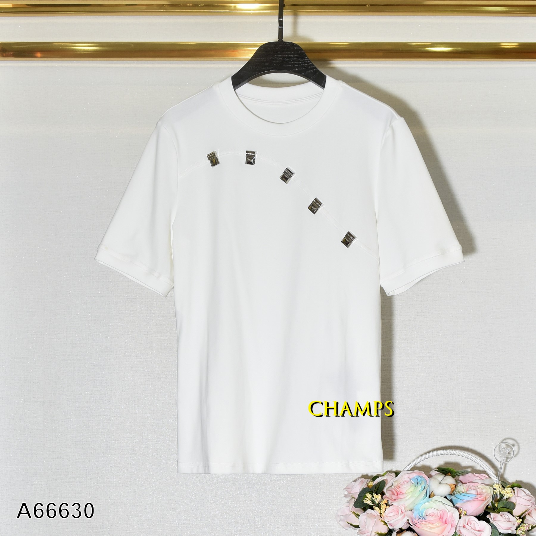 ÁO THUN TRẮNG TRƠN NÚT 66630