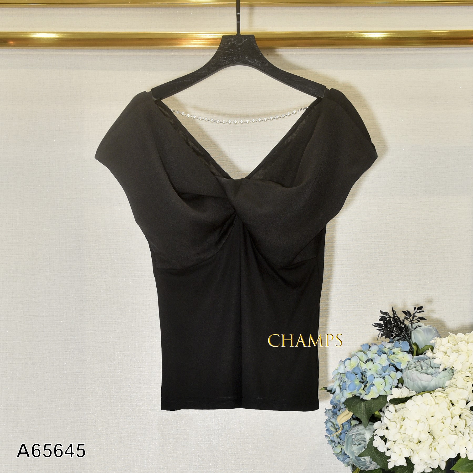 ÁO ĐEN HẠT BẸT SAU LƯNG 65645