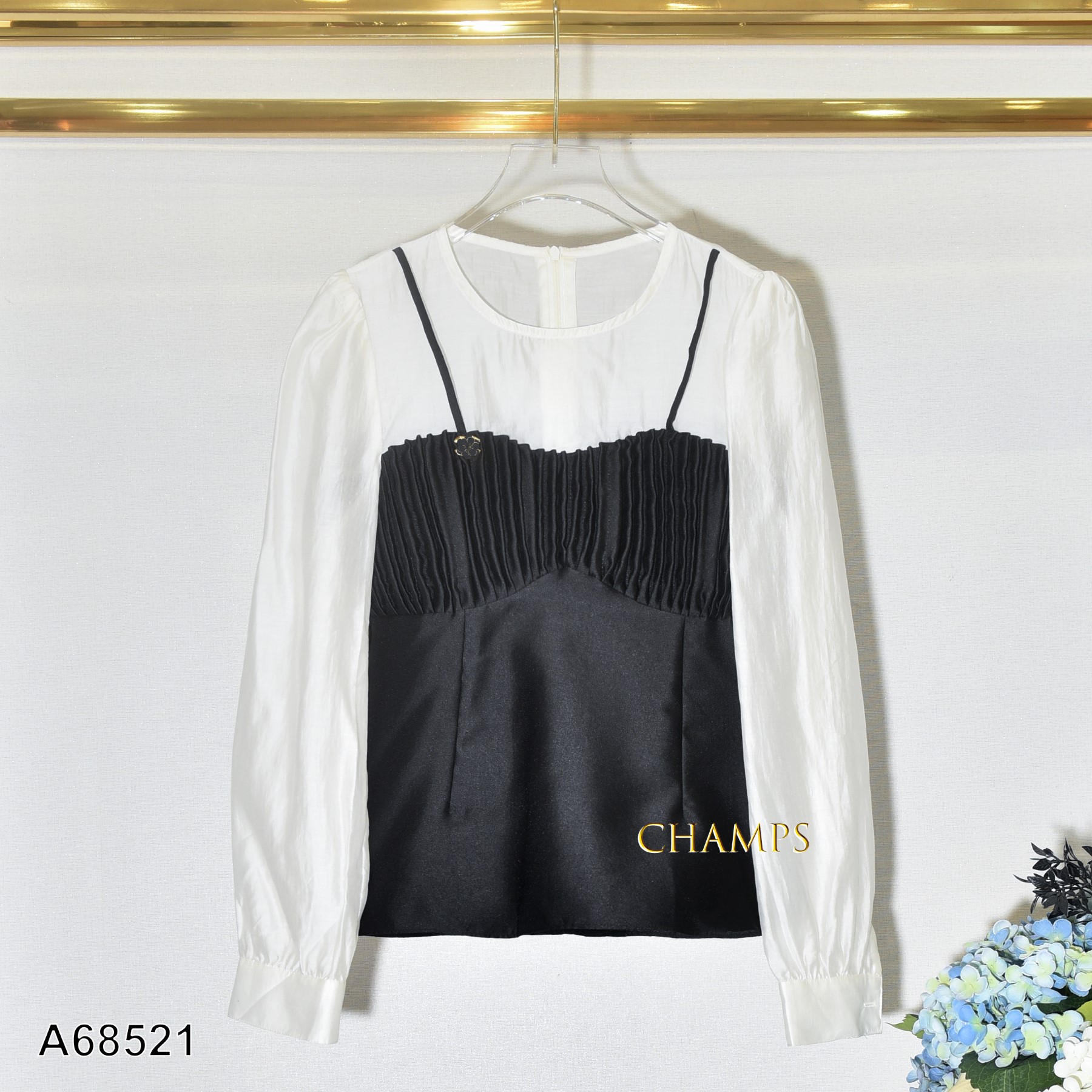 ÁO ĐEN PHỐI TƠ TRẮNG NHÚNG 68521