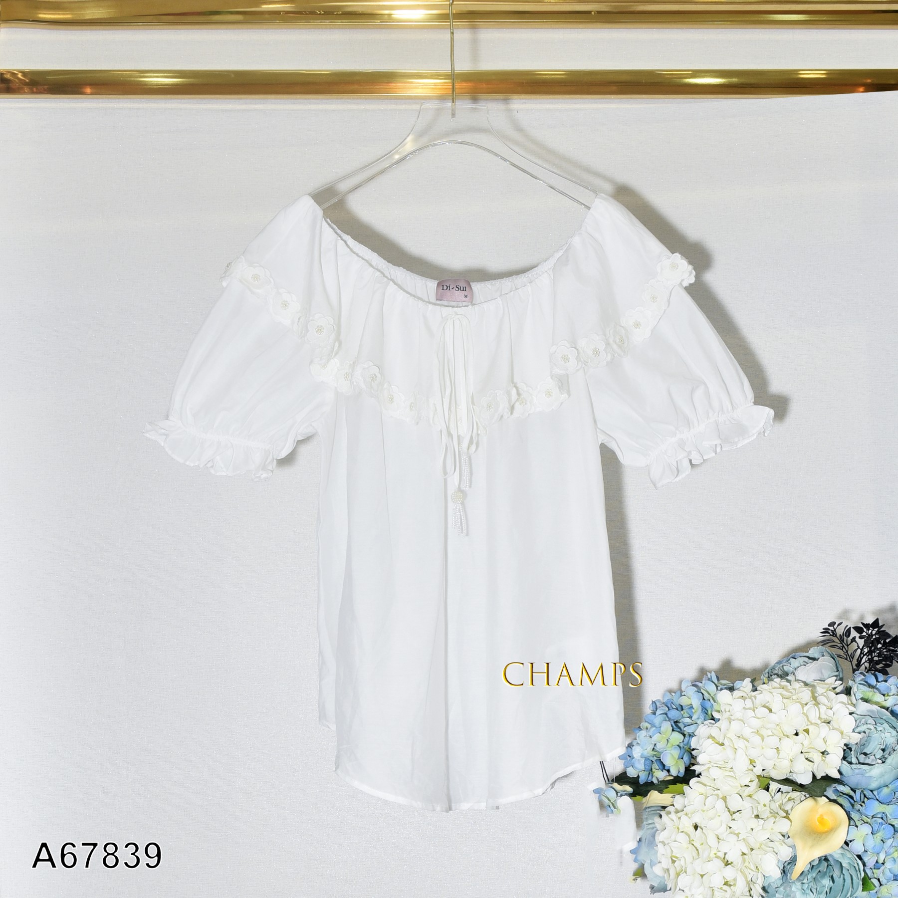 ÁO TƠ TRẮNG VAI TRỄ DISUI 67839