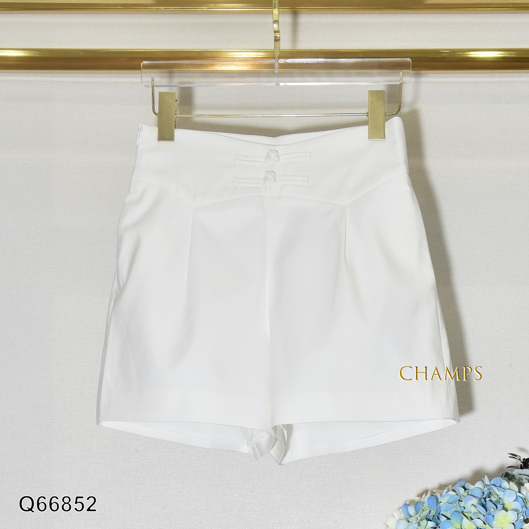 QUẦN SHORT TRẮNG NÚT TRẮNG 66852
