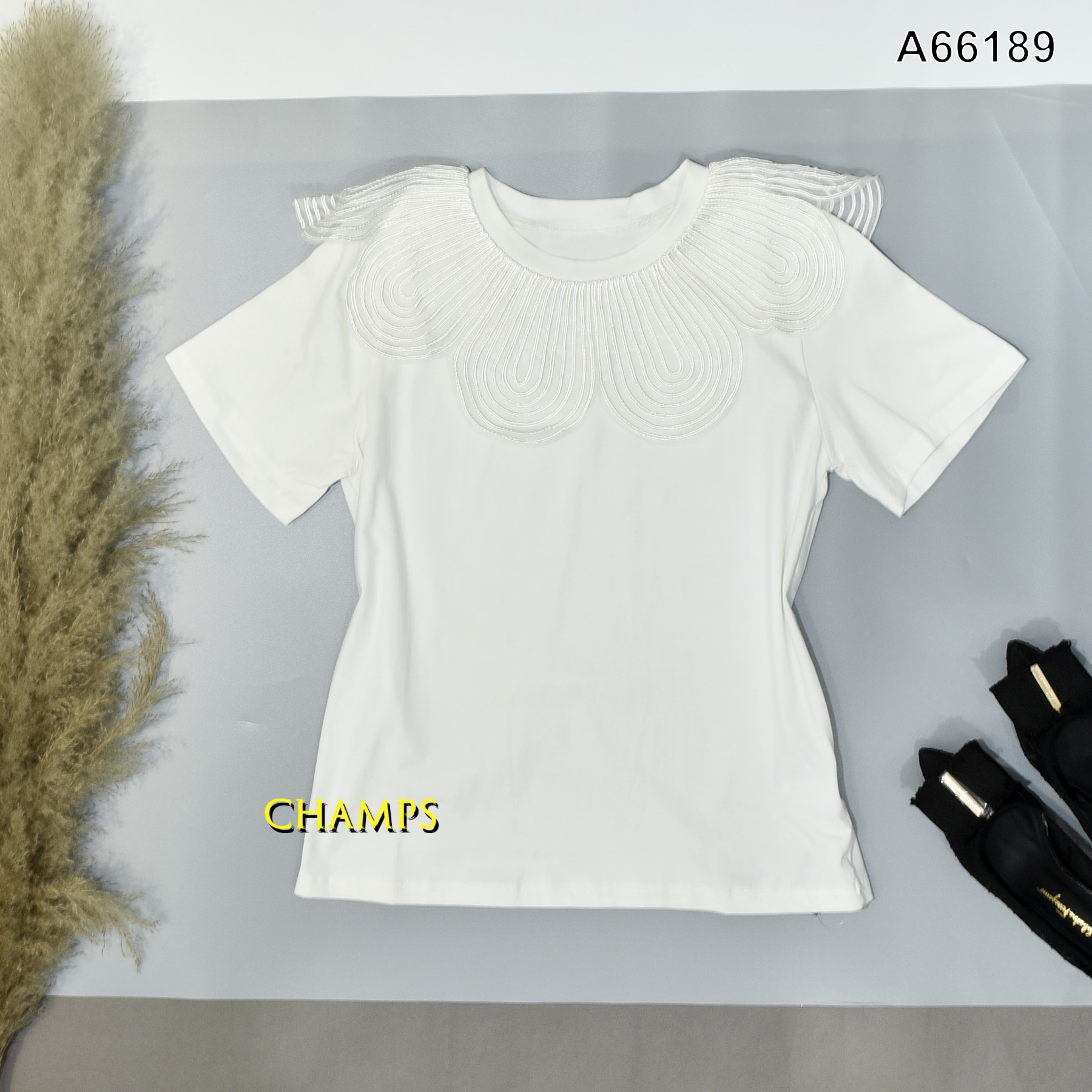 ÁO THUN TRẮNG CỔ BÈO 66189