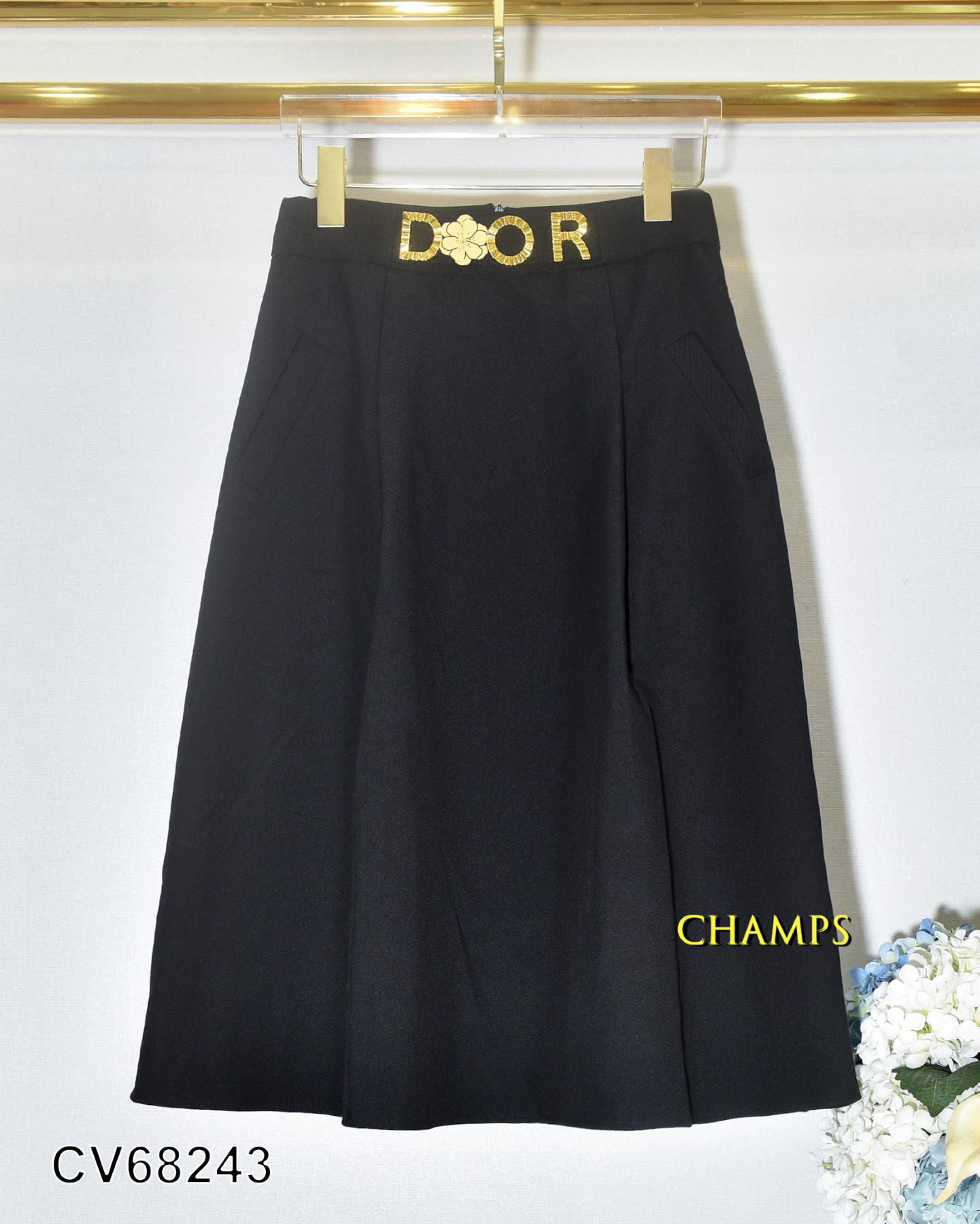 CHÂN VÁY XÒE ĐEN DIOR 68243