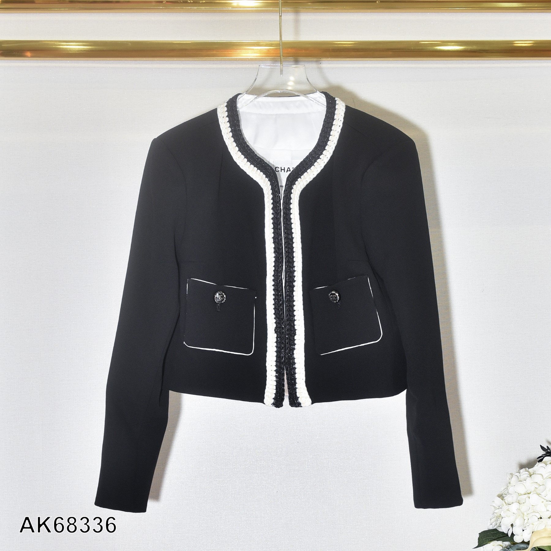 ÁO KHOÁC LỬNG CHANEL ĐEN 68336