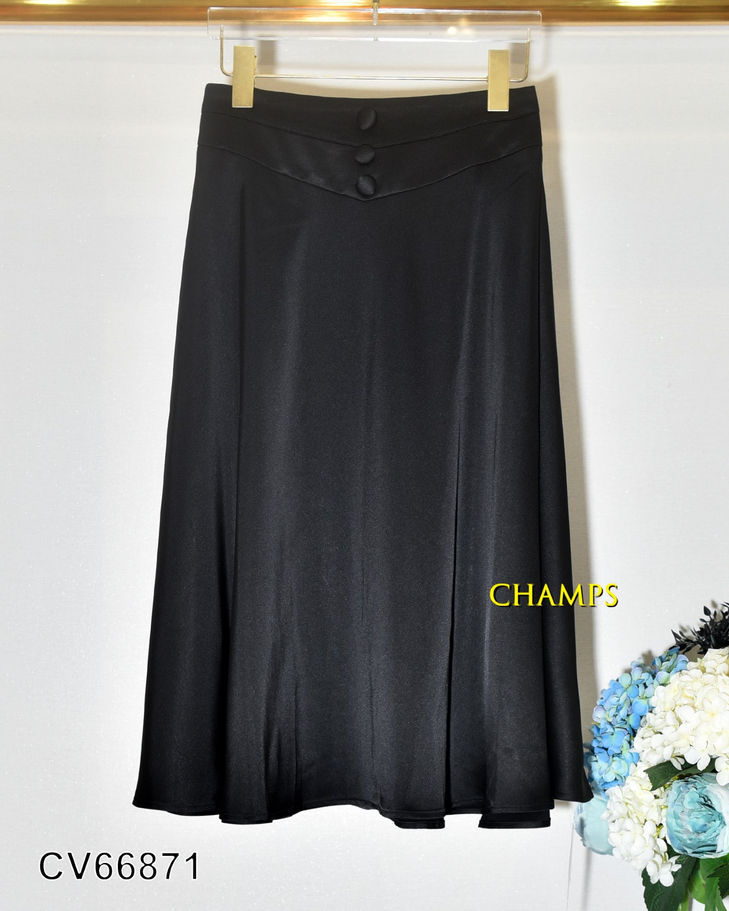 CHÂN VÁY LỤA ĐEN 3 NÚT DÀI 66871