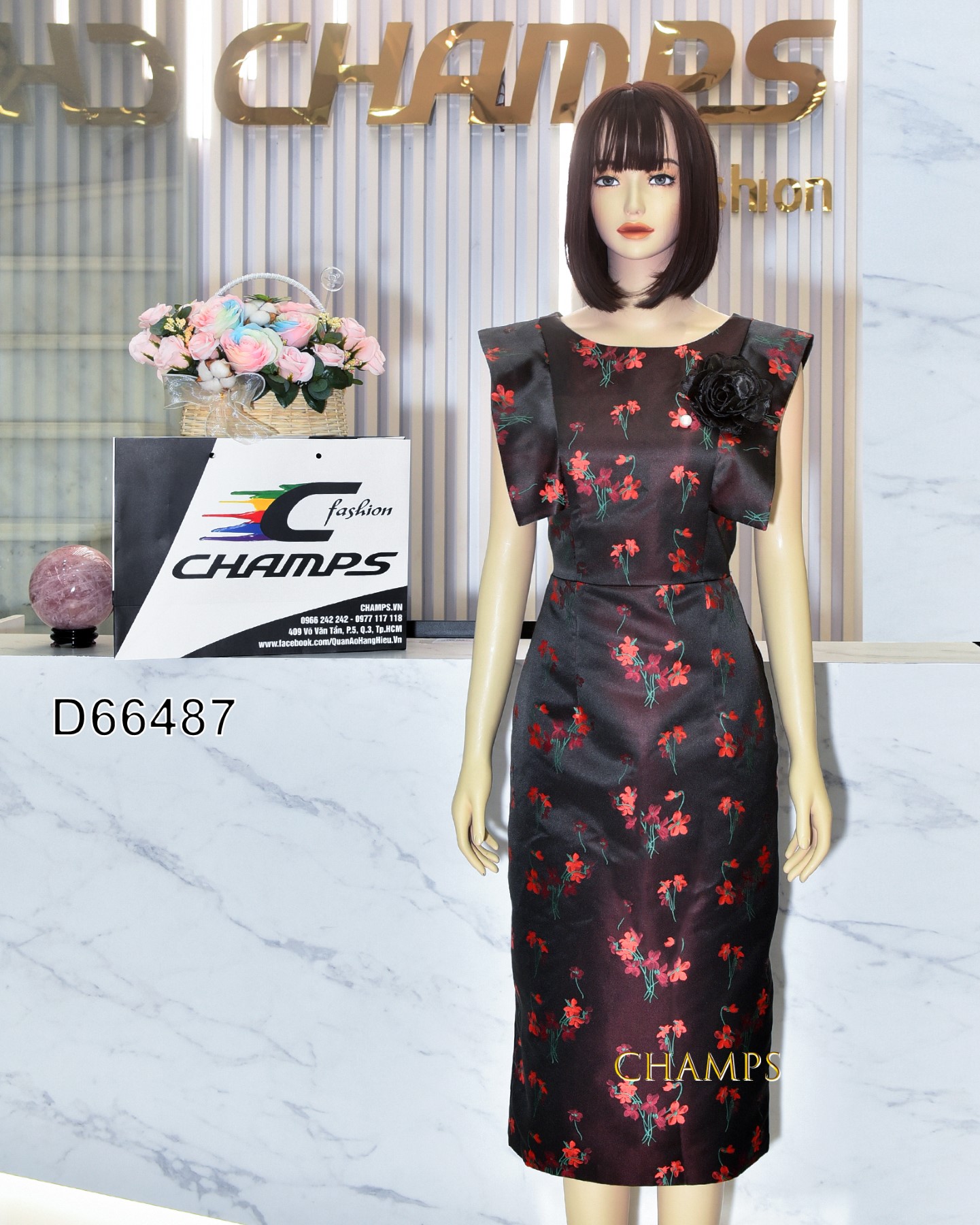 ĐẦM ĐEN ÔM HOA ĐỎ +CÀI HOA 66487