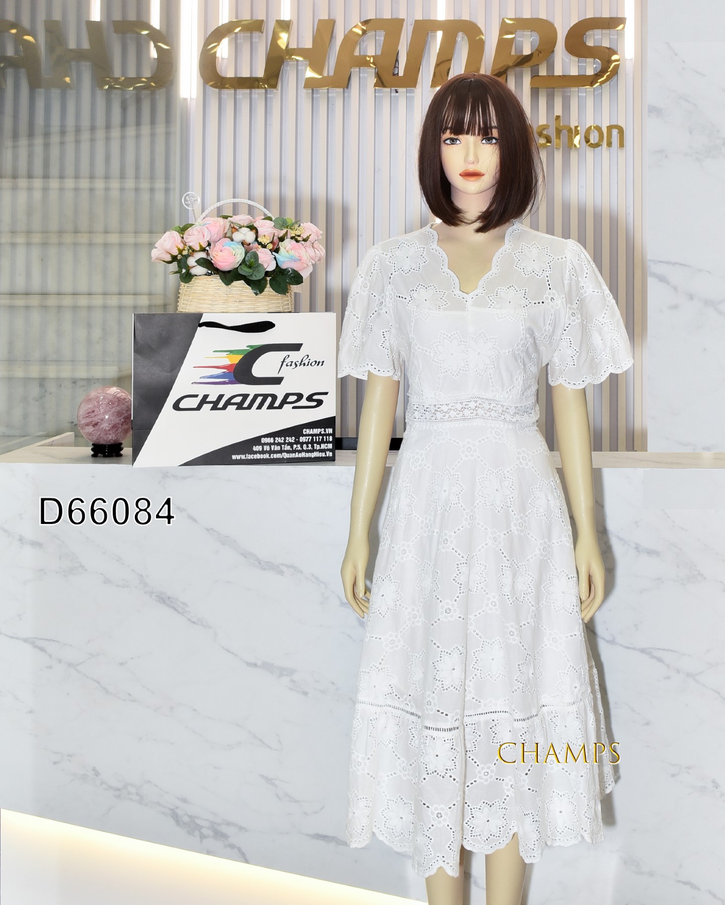 ĐẦM REN TRẮNG DÀI 66084