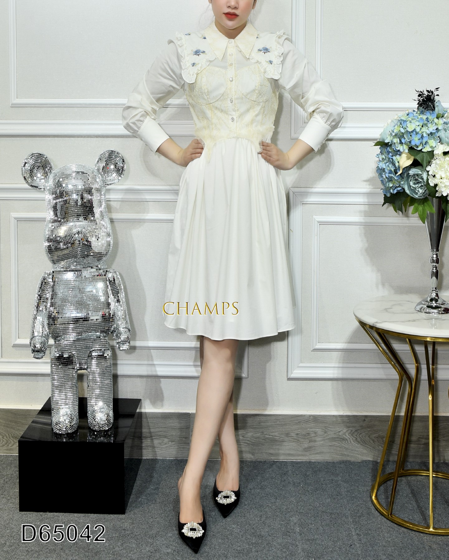 ĐẦM TRẮNG CỔ SEN THÊU HOA 65042