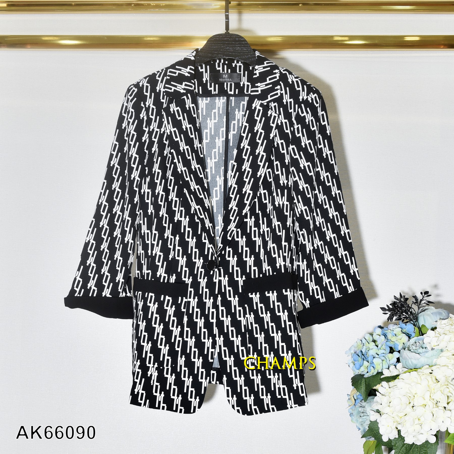 ÁO KHOÁC ĐEN HOA VĂN TRẮNG 66090