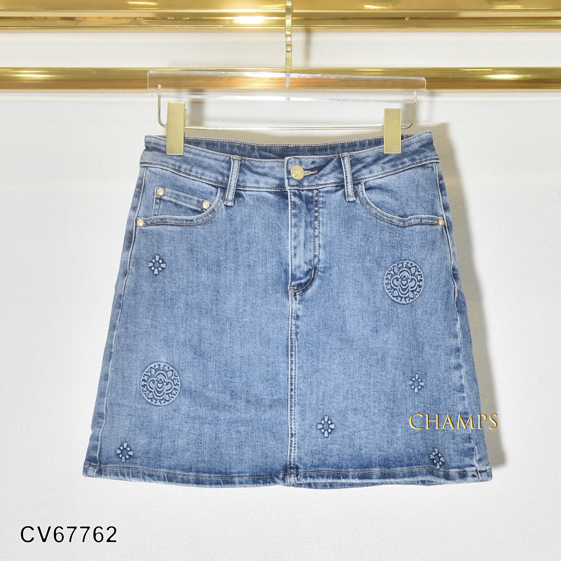 CHÂN VÁY JEAN XANH HOA VĂN 67762