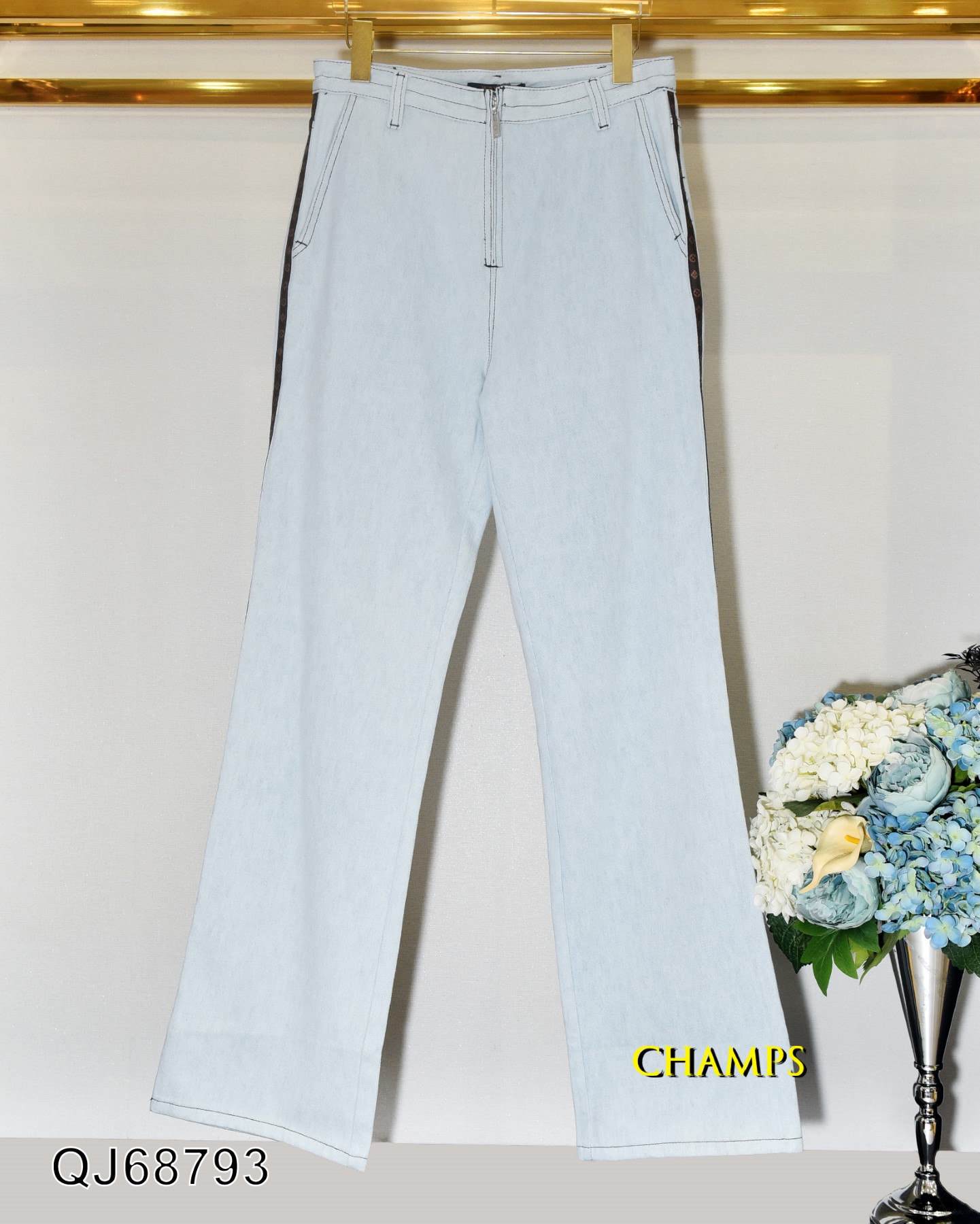 QUẦN JEAN SUÔN XANH VIỀN LV 68793