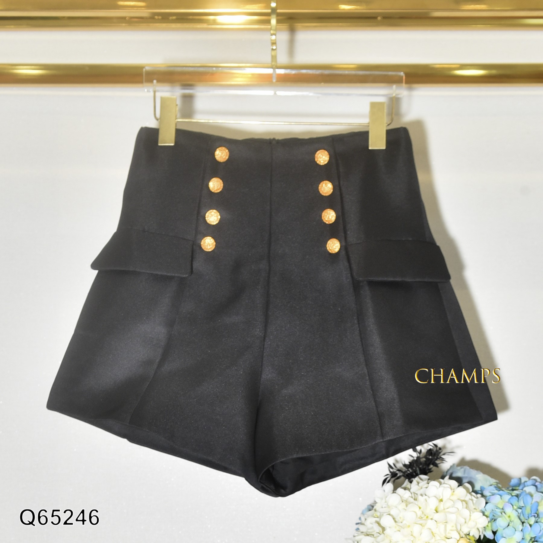 QUẦN SHORT NÚT VÀNG 65246