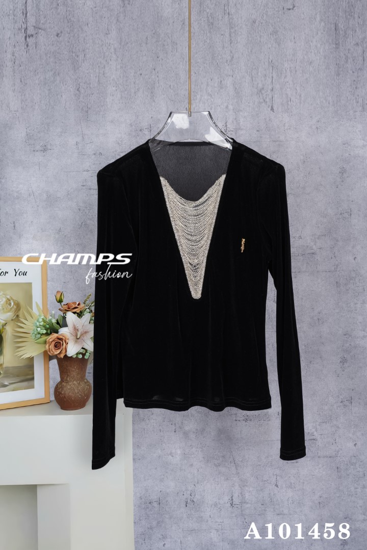 ÁO NHUNG ĐEN CỔ CƯỜM 101458