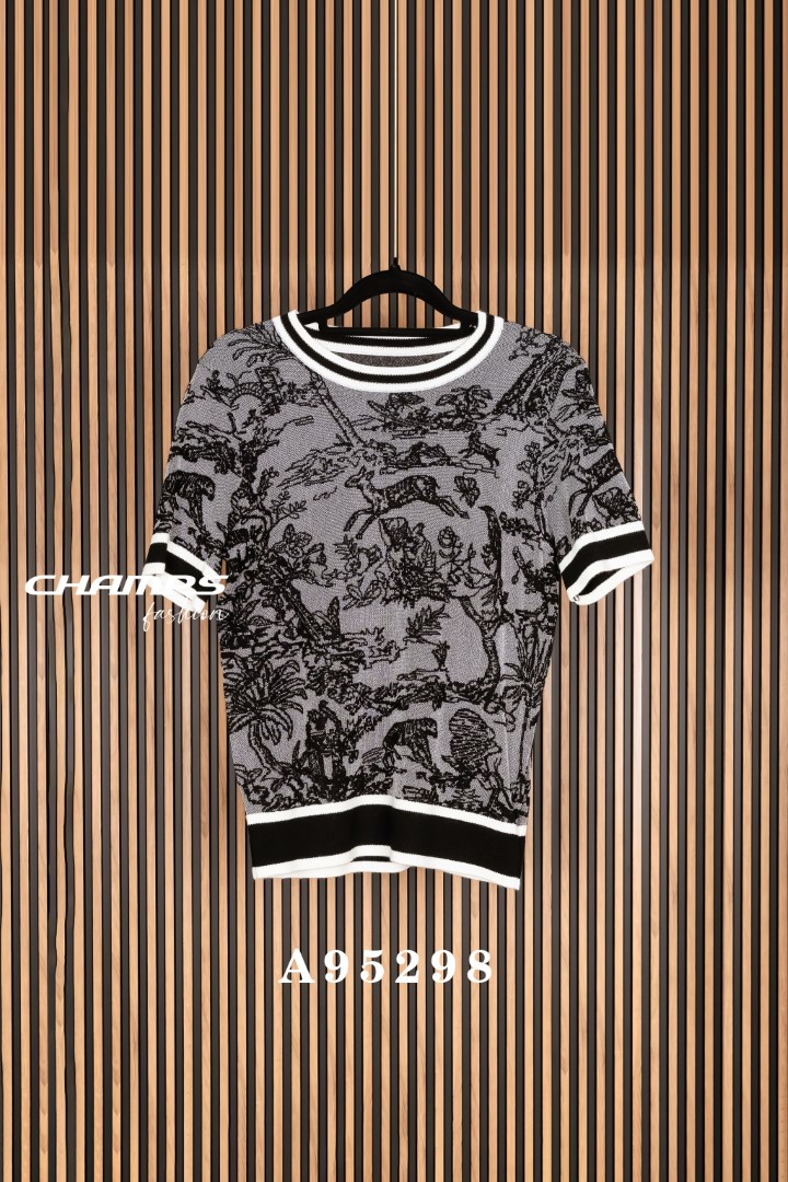 ÁO LEN ĐEN HÌNH NAI 95298