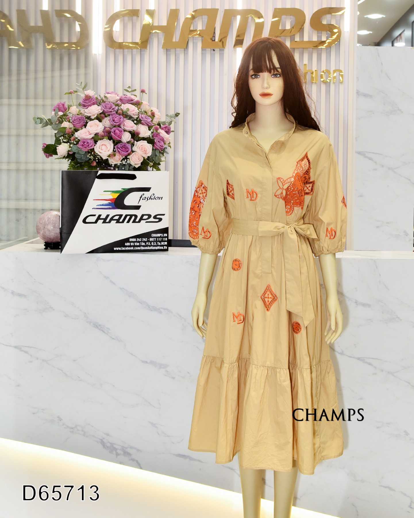 ĐẦM XÔ KEM THÊU LV CAM DÀI 65713