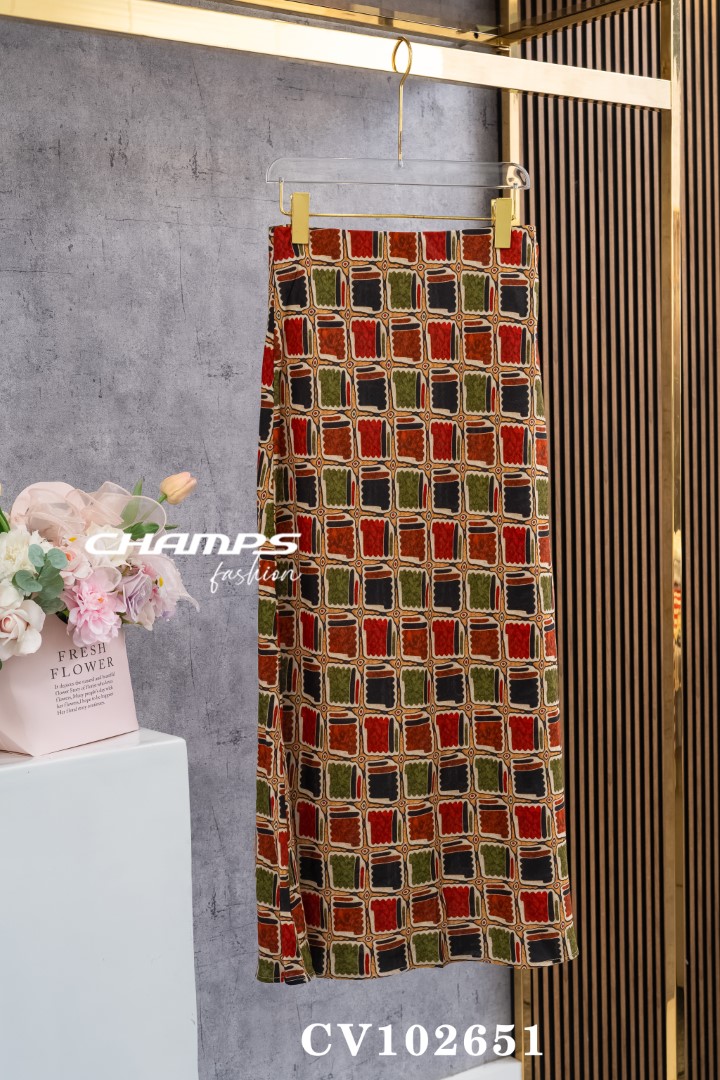 CHÂN VÁY LỤA HOA VĂN 102651