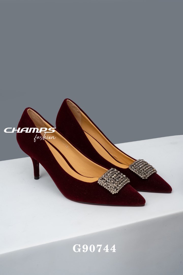 GIÀY NHUNG ĐỎ LOGO ĐÁ Ô 90744