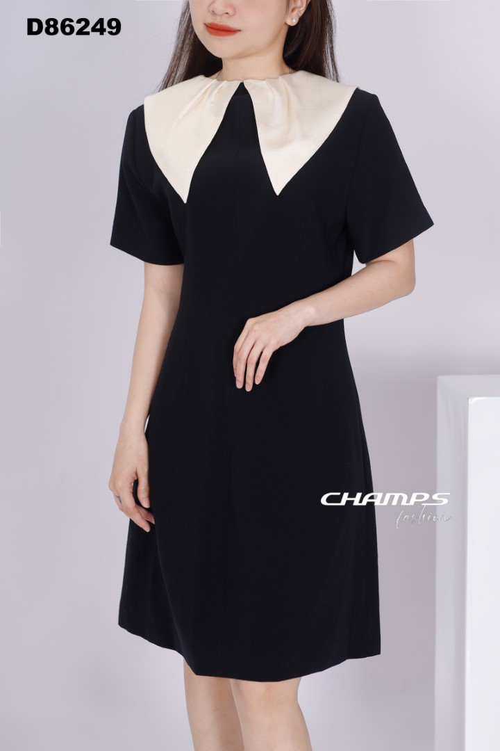ĐẦM ĐEN BÈO CỔ KEM 86249