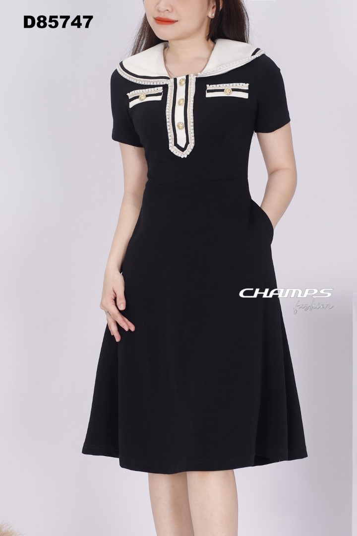 ĐẦM THUN ĐEN CỔ CHOÀNG 85747