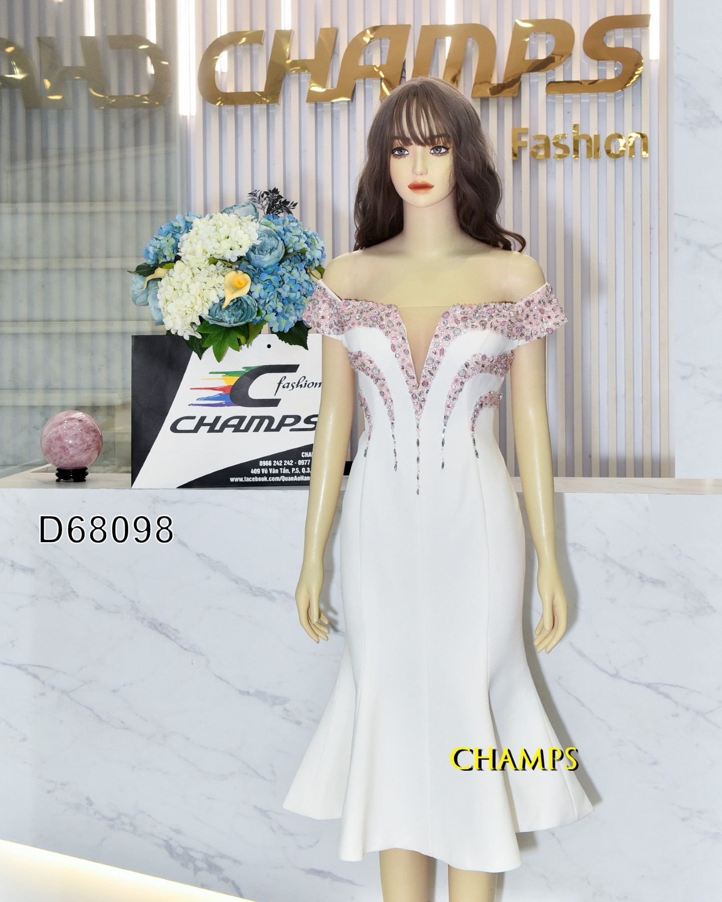 ĐẦM TRẰNG ĐUÔI CÁ ĐÍNH VAI TRỄ 68098