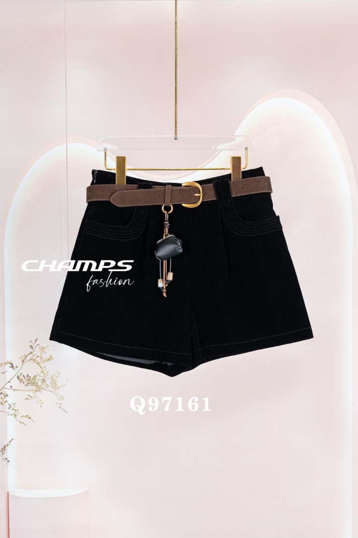 QUẦN SHORT NHUNG ĐEN DN 97161