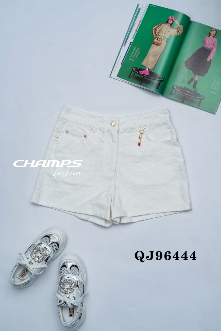 QUẦN SHORT LV TRẮNG 96444