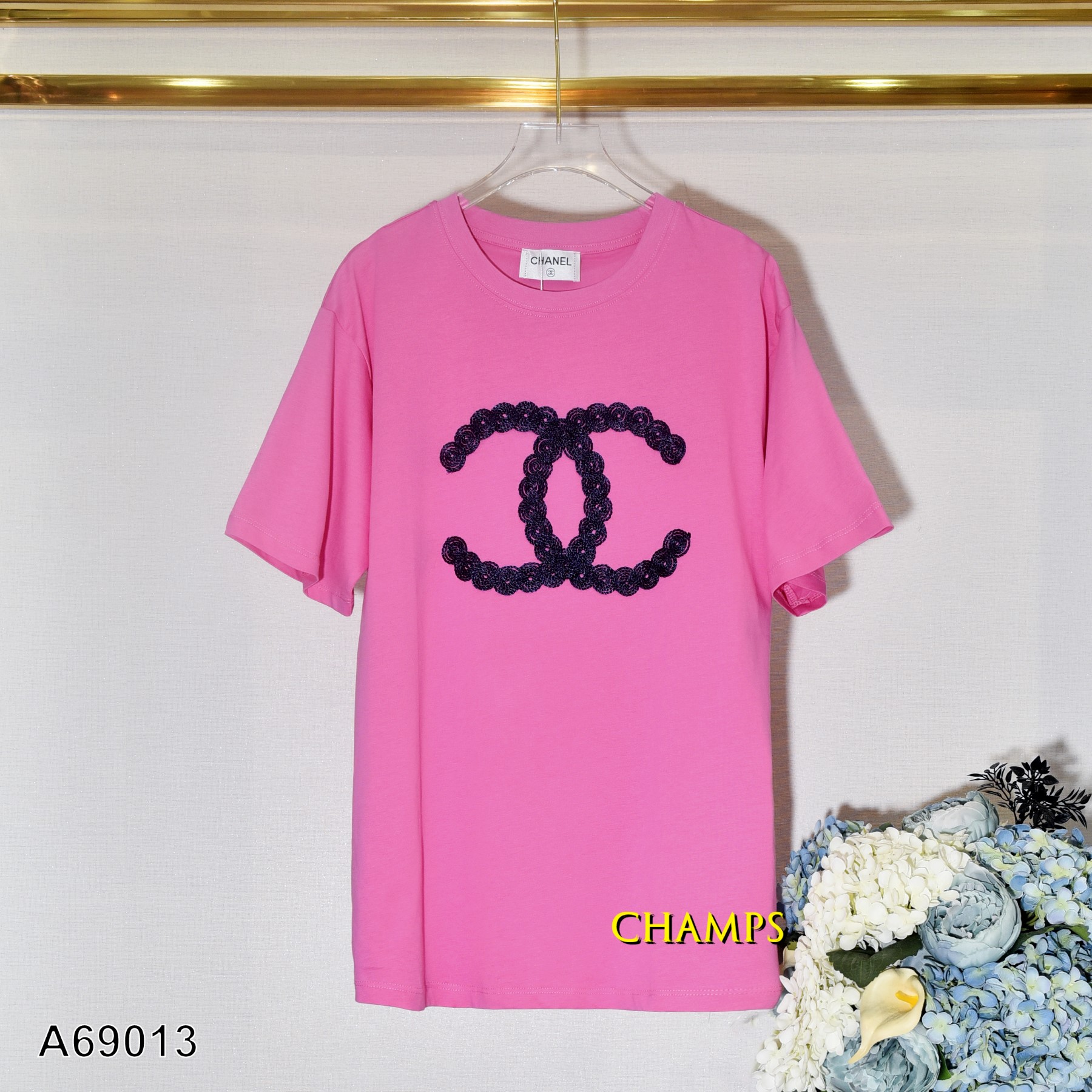 ÁO THUN HỒNG CHANEL HOA NỔI 69013