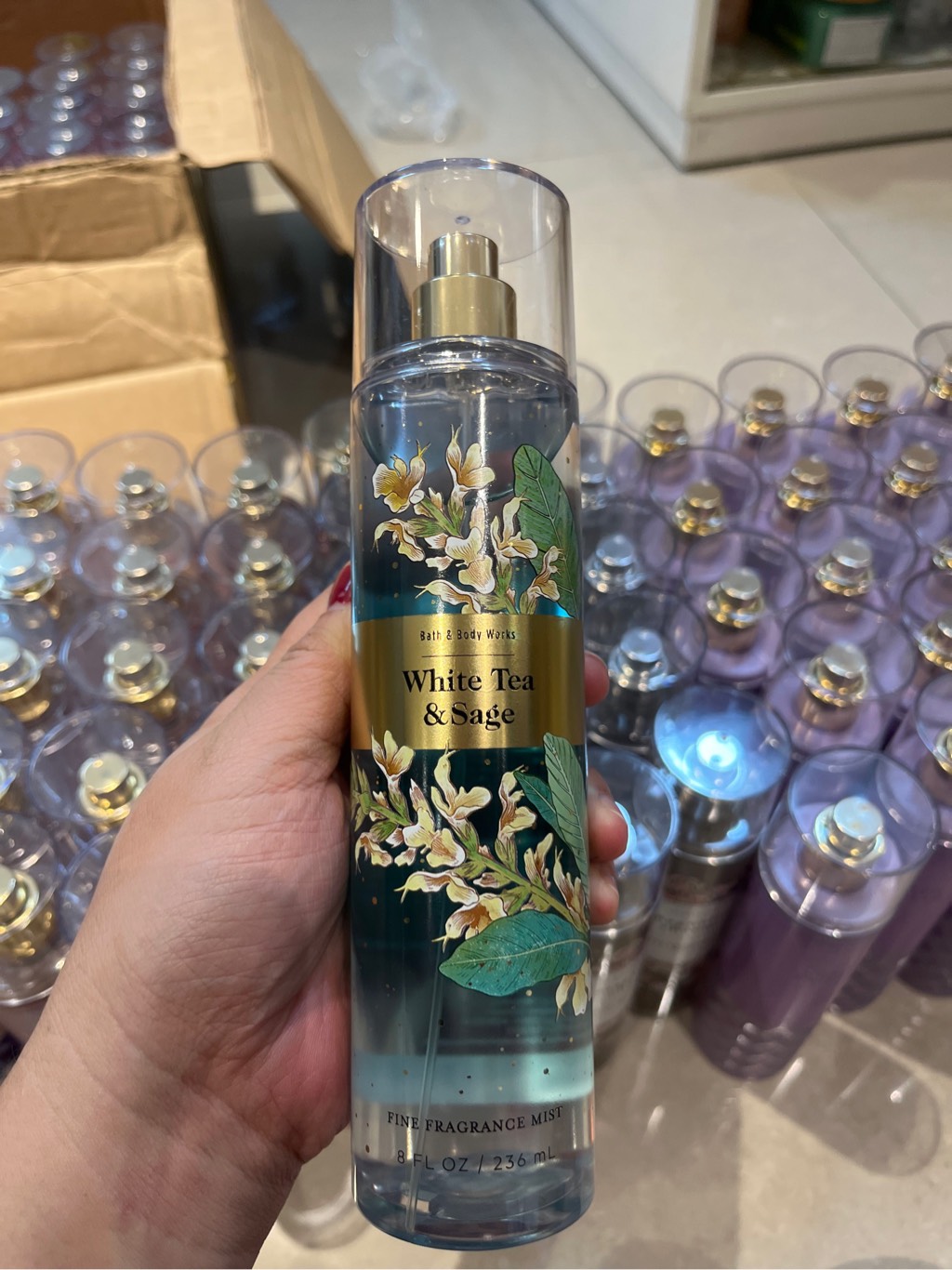 Xịt thơm Bath & Body Works 236ml