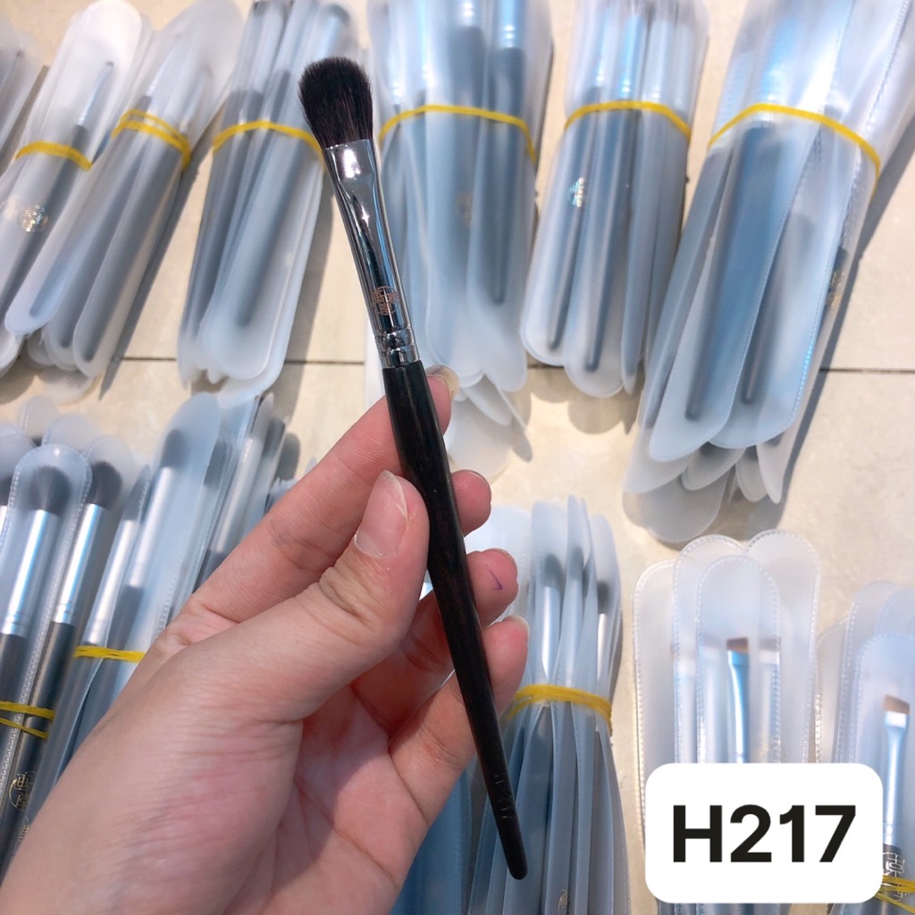 Cọ Makeup Chuyên Nghiệp TRUNG