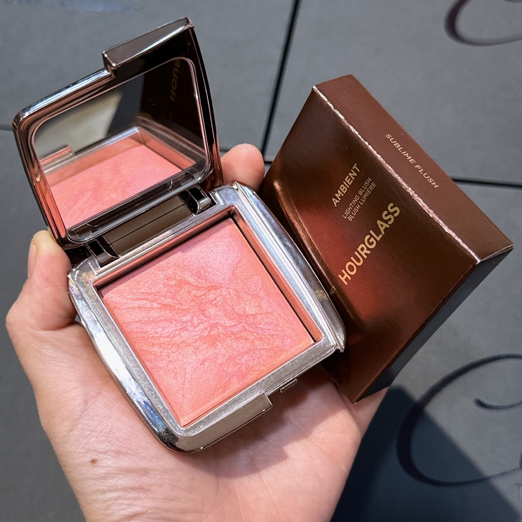Má Hồng Hourglass Ambient