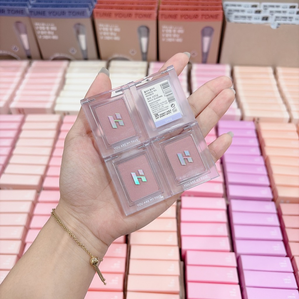 VAT - [ PEONYNK ] Phấn Mắt Nhũ HOLIKA HOLIKA You Are My Fave