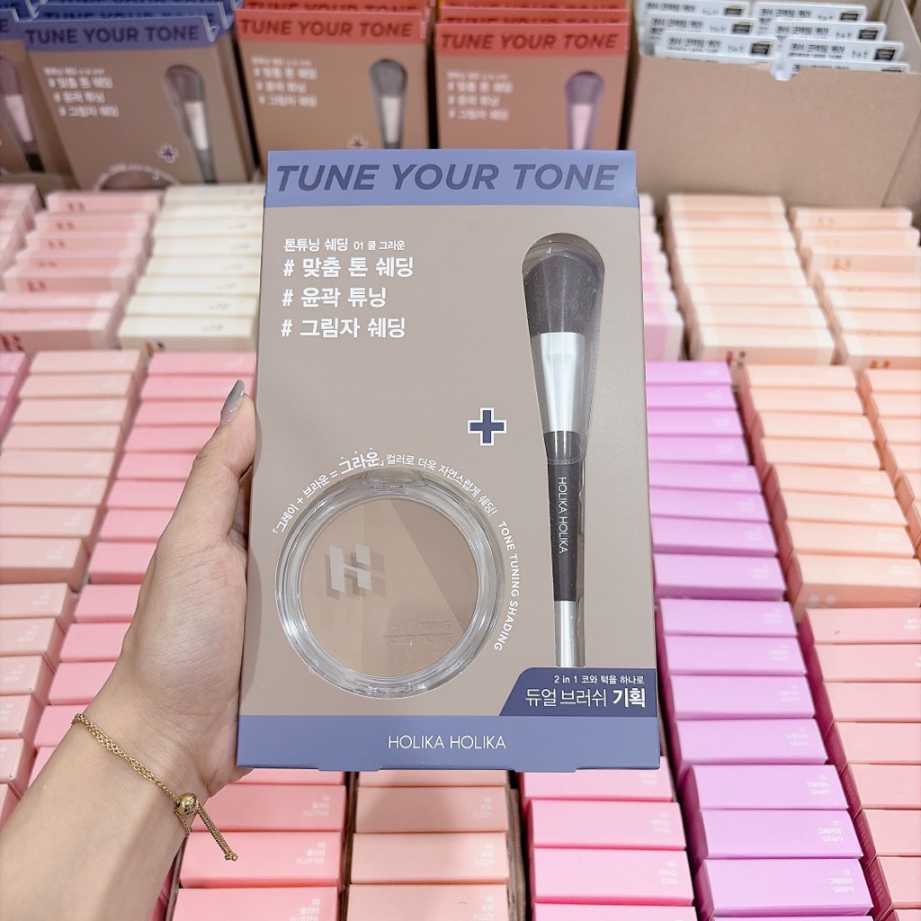 VAT - [ PEONYNK ] Set Phấn Tạo Khối HOLIKA HOLIKA Tune Your Tone Kèm Cọ 2in1