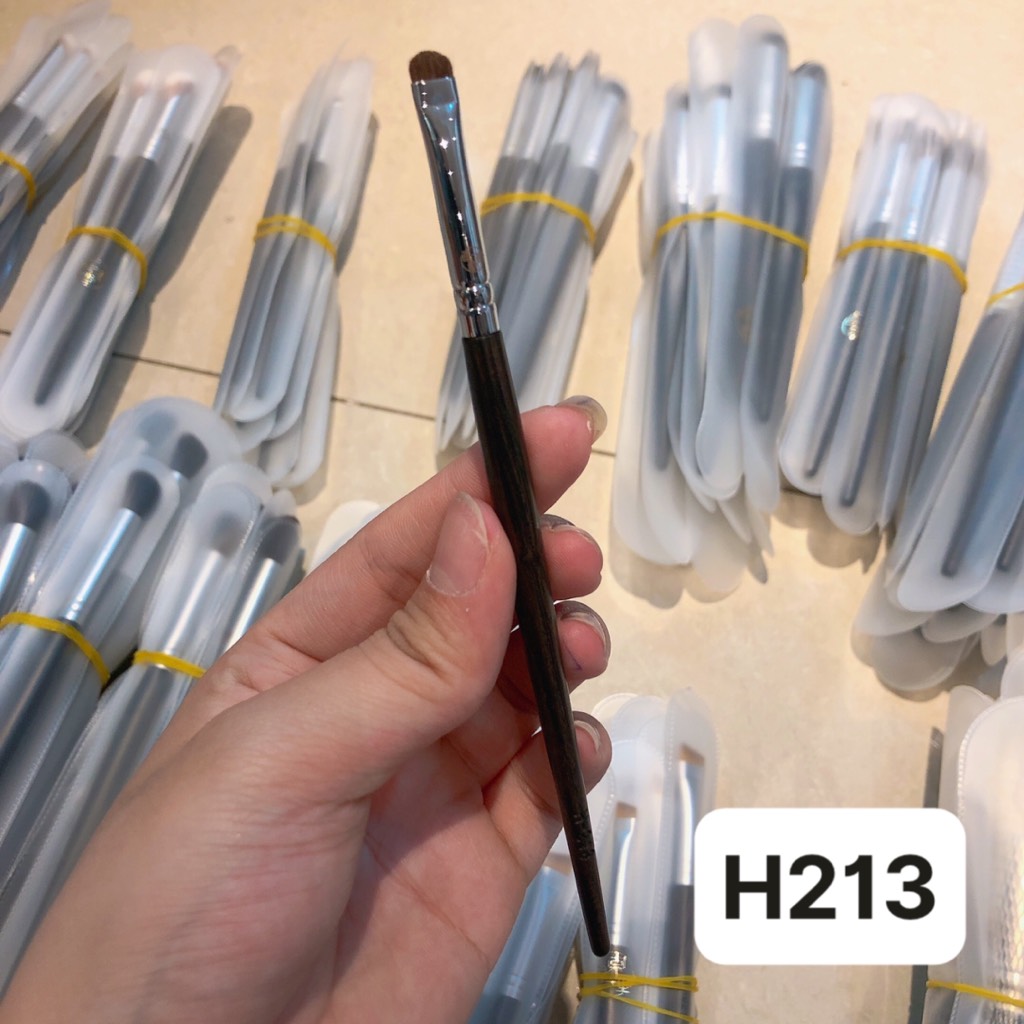 Cọ Makeup Chuyên Nghiệp TRUNG