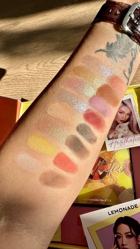 Bảng Mắt Lemonade Aesthetic Eyeshadow Palette Version 2 16 ô