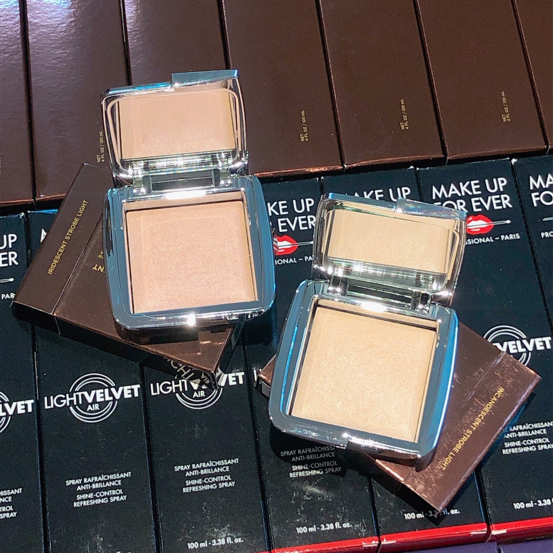 Highlight Hourglass Ambient Strobe Lighting