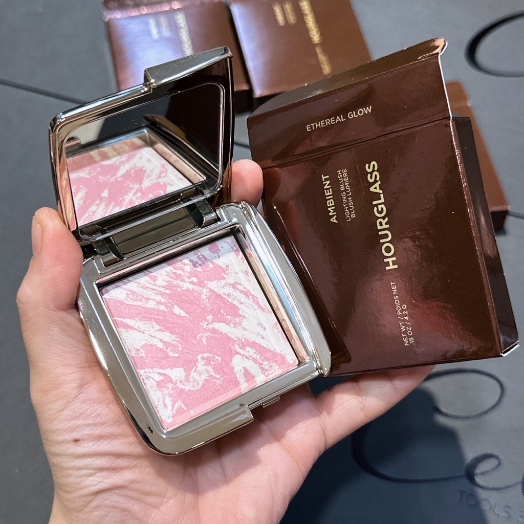 Má Hồng Hourglass Ambient