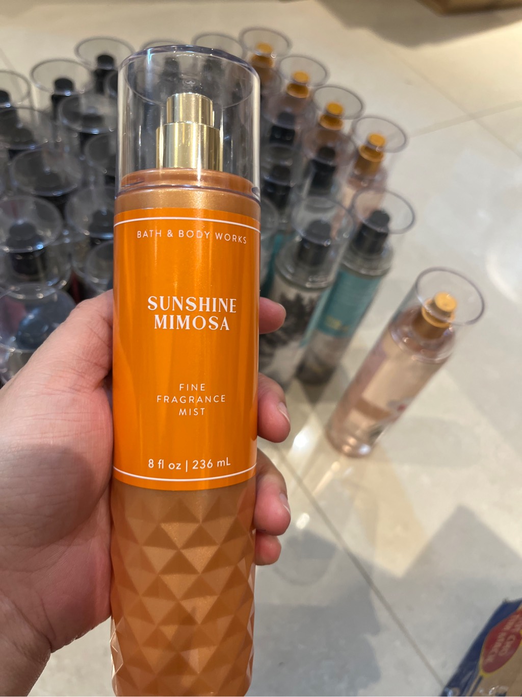 Xịt thơm Bath & Body Works 236ml