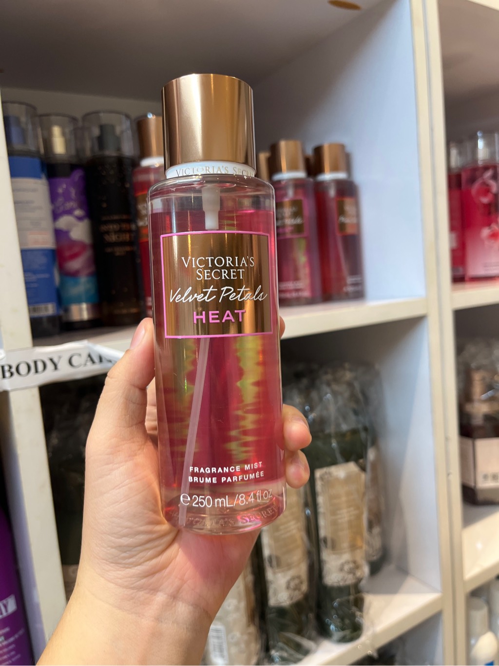 Xịt thơm Body Mist Victoria 250ml