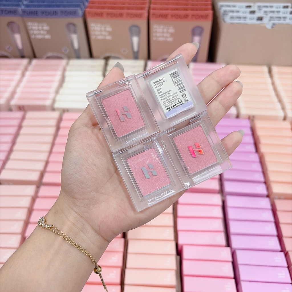 VAT - [ PEONYNK ] Phấn Mắt Nhũ HOLIKA HOLIKA You Are My Fave