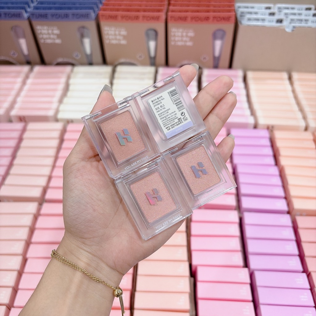 VAT - [ PEONYNK ] Phấn Mắt Nhũ HOLIKA HOLIKA You Are My Fave