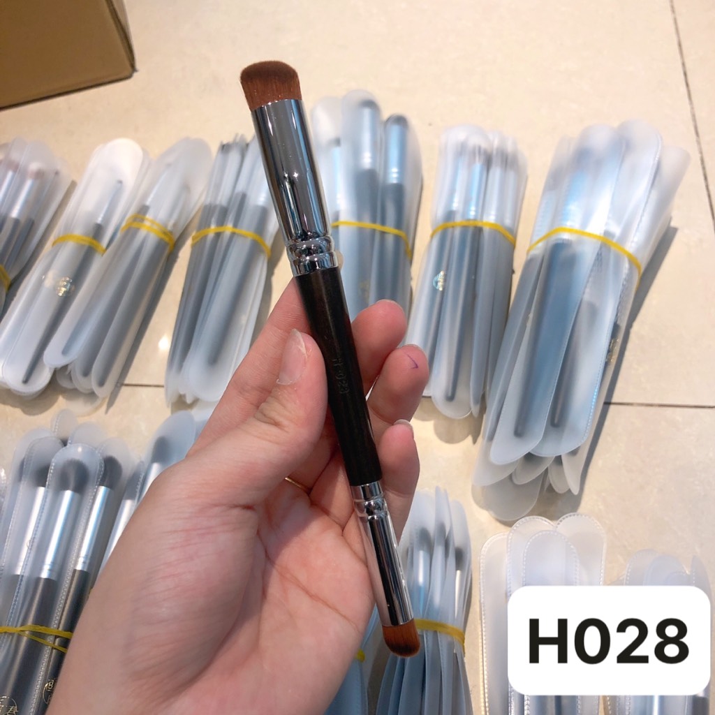 Cọ Makeup Chuyên Nghiệp TRUNG