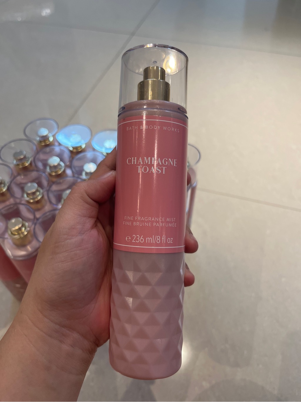 Xịt thơm Bath & Body Works 236ml