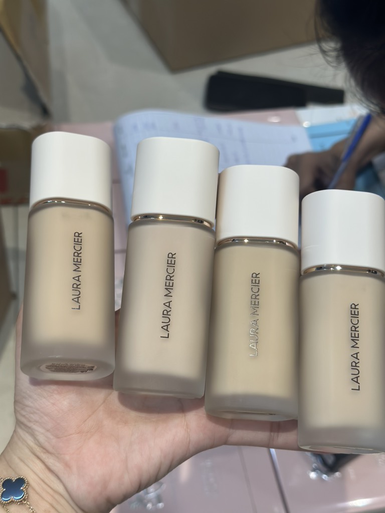 Kem Nền Laura Mercier Real Flawless Weightless Perfecting 30ml
