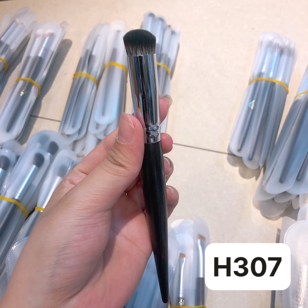 Cọ Makeup Chuyên Nghiệp TRUNG