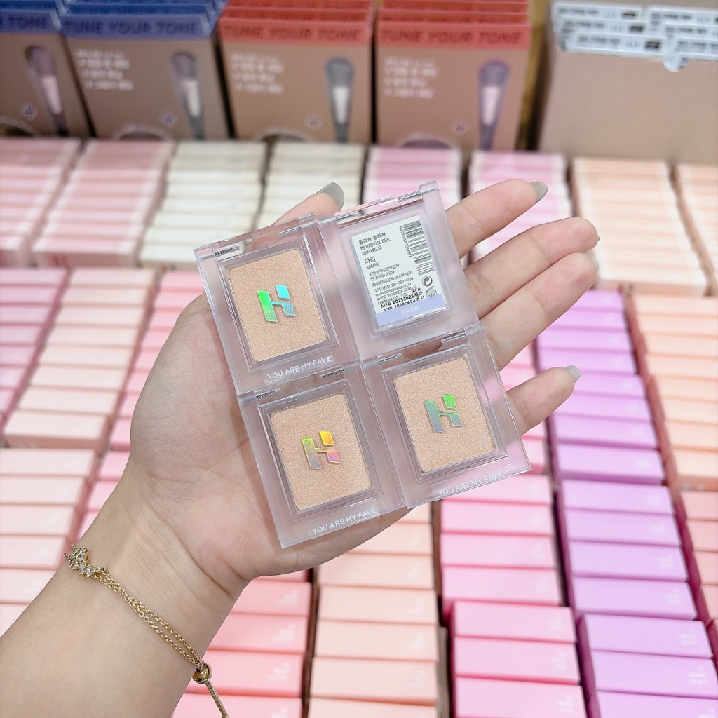 VAT - [ PEONYNK ] Phấn Mắt Nhũ HOLIKA HOLIKA You Are My Fave