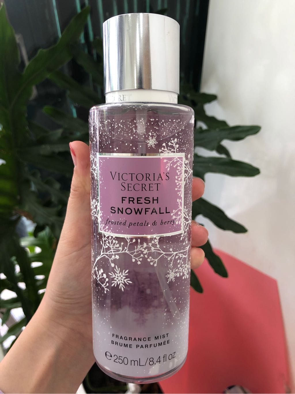 Xịt thơm Body Mist Victoria 250ml