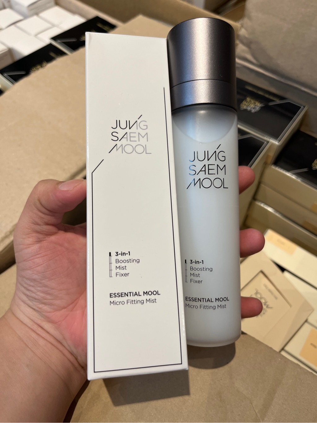 Xịt Khoáng Jung Saem Mool Essential Mool