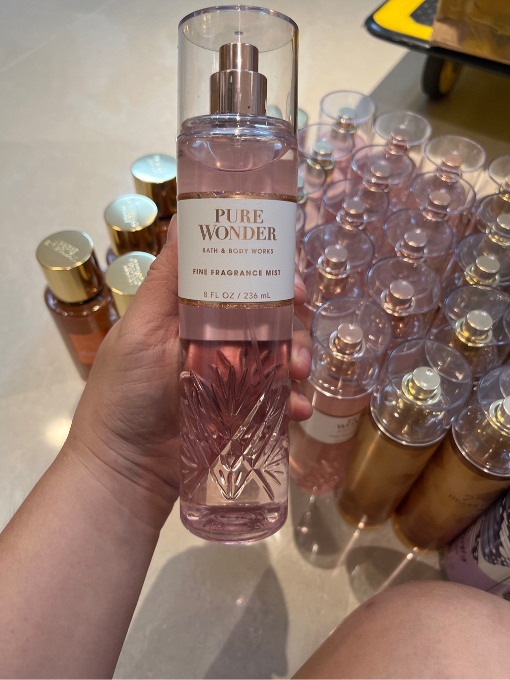 Xịt thơm Bath & Body Works 236ml